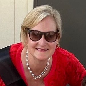 Meet your Posher, Lorrie